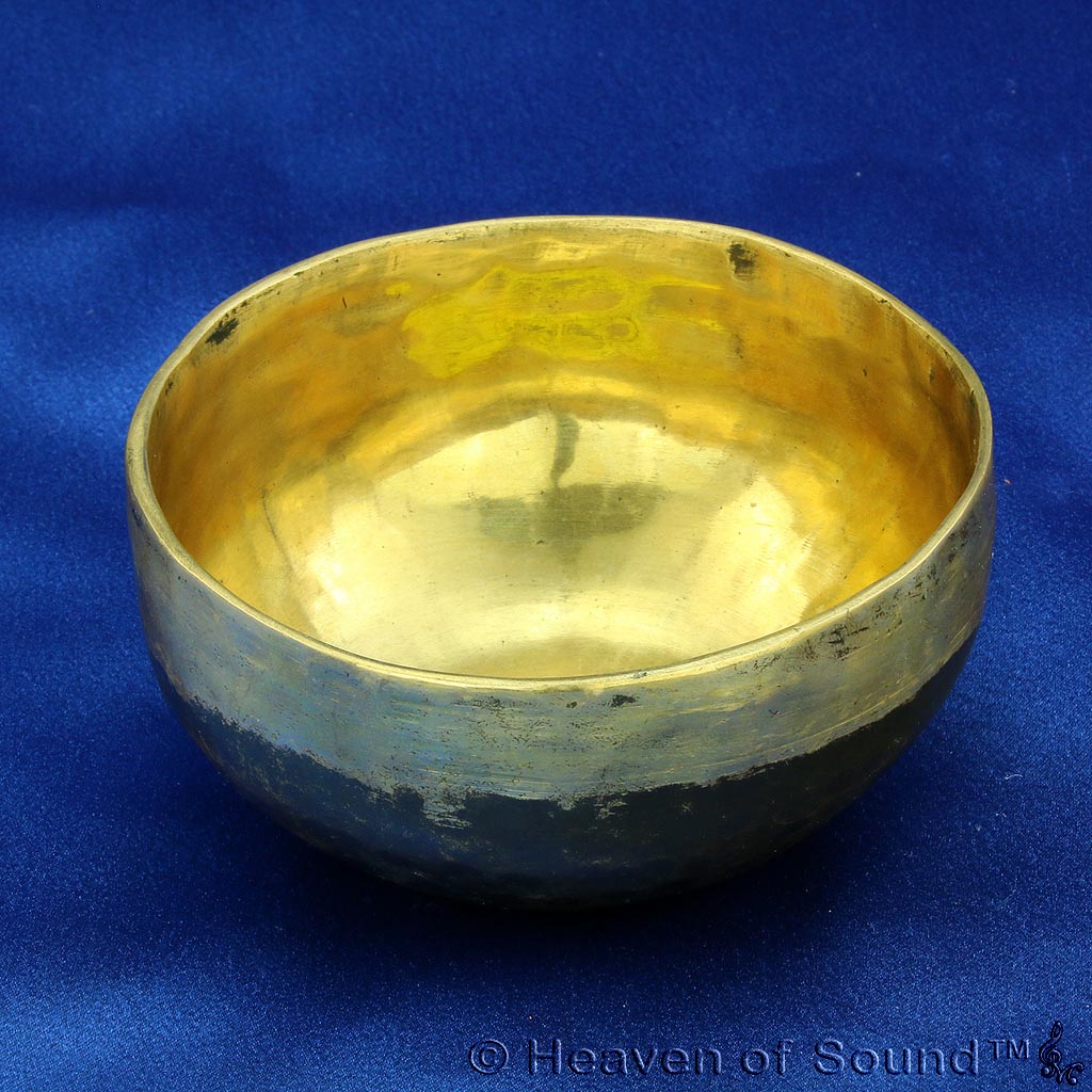 Small Bengali "Sacral Chakra " singing bowl #1659 to access feelings at Heaven of Sound - 3