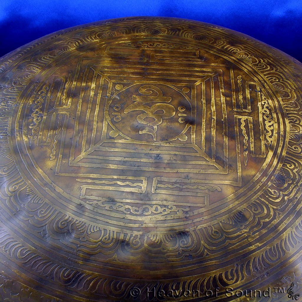 Bottom details of dark etched Tantra & Happiness bowl #0586 "Eros", only at Heaven of Sound