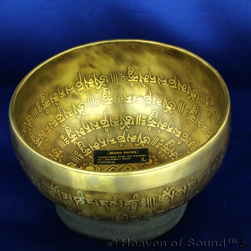 OM Etched Singing Bowl #5207, "Moon Saros" + "Ceres" for Releasing grief and loss - only at Heaven of Sound - 3