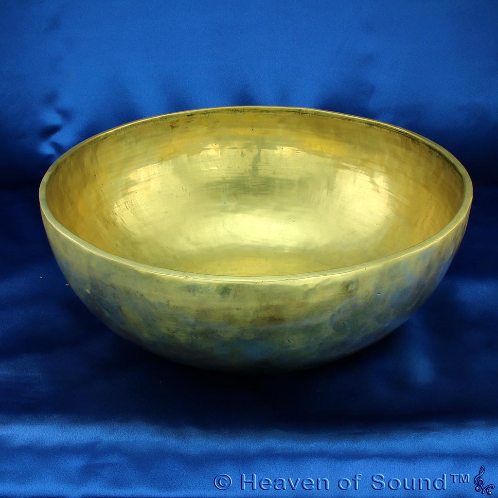 A huge matte Singing Bowl "Mars" for courage and immune system at Heaven of Sound