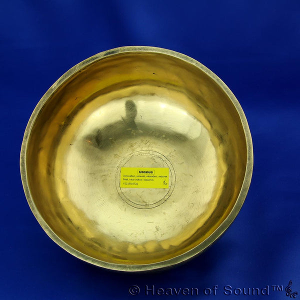 Hand hammered singing bowl for relaxation